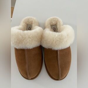 UGG slippers size 6